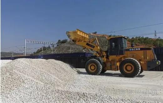 急需砂石骨料提速建設進度,云南 鐵路 公路 運輸砂石火力全開